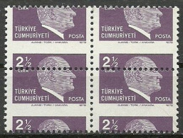 Turkey; 1979 Regular Issue Stamp 2 1/2 L. ERROR "Shifted Perf." - Ongebruikt