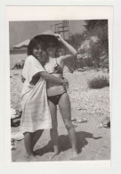Two Sexy Young Woman Closeness, Sexy Lady W/swimwear, Bikini, Beach Portrait, Vtg. Orig Photo Pin-up 8.9x13.3cm. (32329) - Pin-ups