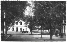 BONNEVAL - La Cour De La Gare - Bonneval