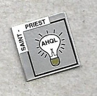 Pin's Saint-Priest Locaux Associatifs AHQL Ampoule - Associations