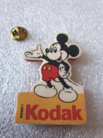 Pin's Disney  Mickey Kodak (mousse) - Disney