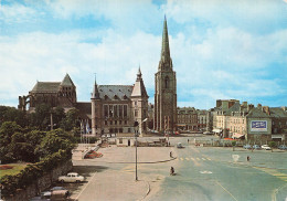 35 REDON L HOTEL DE VILLE ET LA TOUR ROMANE - Redon