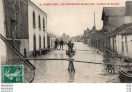 2V7Mz   44 Basse Indre Les Inondations 1910 Le Chemin Des Sauzaies - Basse-Indre