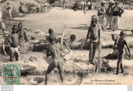 4V1FP   Maroc Meknes Jeunes Senegalais Au Bain Cachet Au Dos 1er Bataillon De Zouaves - Meknes