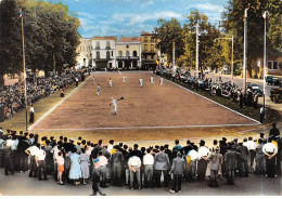 PEZENAS - Ville D'Art - Place Du 14 Juillet - Jeu Du Tambourin - Très Bon état - Pezenas