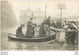 PARIS RUE DE LILLE CRUE DE LA SEINE 1910 SERVICE DE BACHOTAGE - Arrondissement: 07