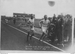 PHOTO PARIS J.O.  De 1924 ARRIVEE DE RITOLA  FINLANDAIS SUR 10000m JEUX OLYMPIQUES 1924 PHOTO ORIGINALE 18X13CM - Olympische Spiele