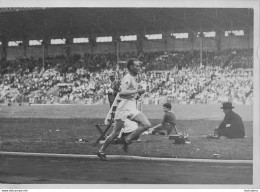 PHOTO DE PRESSE PARIS J.O.  De 1924 LE 5000 METRES NURMI VAINQUEUR  JEUX OLYMPIQUES 1924 PHOTO ORIGINALE 18X13CM - Olympic Games