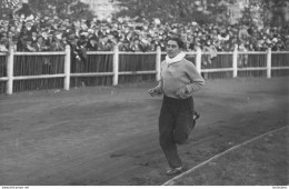 RARE CARTE PHOTO JULES LADOUMEGUE A L'ENTRAINEMENT - Athlétisme