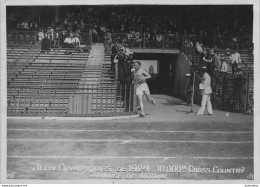 PHOTO DE PRESSE PARIS J.O.  1924 ARRIVEE DU  10000m CROSS COUNTRY NURMI VAINQUEUR  JEUX OLYMPIQUES 1924 PHOTO  18X13CM - Olympic Games