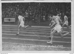 PHOTO DE PRESSE PARIS J.O.  1924 LE 1500 M  APRES LE DEPART JEUX OLYMPIQUES 1924 PHOTO 18X13CM R1 - Juegos Olímpicos