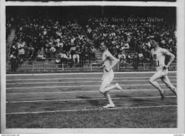 PHOTO DE PRESSE PARIS J.O.  1924 LE 1500 M  UN PASSAGE JEUX OLYMPIQUES 1924 PHOTO 18X13CM R4 - Olympische Spiele