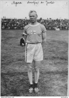 PHOTO DE PRESSE PARIS J.O. 1924 MYRRA VAINQUEUR LANCER DU JAVELOT JEUX OLYMPIQUES 1924 PHOTO 18X13CM - Olympic Games