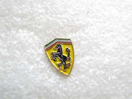 PIN'S    LOGO  FERRARI - Ferrari