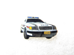 PIN'S    AUDI  A 4   POLICE   Email Grand Feu  DEHA - Audi