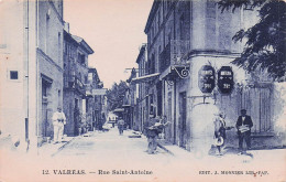Valreas - Rue Saint Antoine   -  Facteur -  CPA°J - Valreas