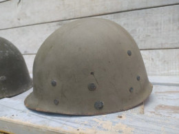 Sous-casque Militaire US M1 (liner) Nom Et Matricule Du Soldat WW2 Ou Vietnam (à Confirmer) - Helme & Hauben