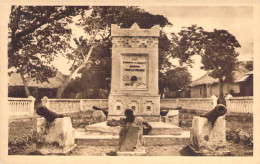 CPA AFRIQUE / BENIN "Abomey, Monument Aux Morts" - Benin