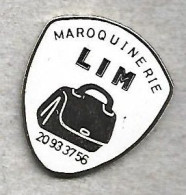 Pin's Maroquinerie LIM (Hermès - Tél Du 59) 20 93 37 56 (usines Aussi à Nontron Bidart Cahors) Sac à Main Cuir - Marques