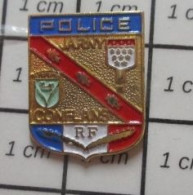 516A Pin's Pins / Beau Et Rare / POLICE / BLASON ECUSSON ARMOIRIES JARNY CONFLANS - Politie