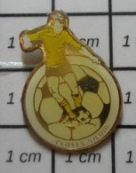 516A Pin's Pins / Beau Et Rare / SPORTS / CLUB FOOTBALL CLOYE SUR LOIR - Calcio