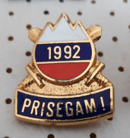 Military Army Slovenian Armed Forces Coat Of Arms PRISEGAM 1992 Enamel Pin - Militaria