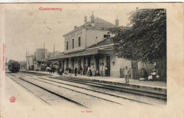 D55   COMMERCY  La Gare .................   Avec Train En Gare  ........... - Gares - Avec Trains