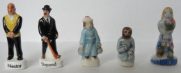 Lot N° 30: 5 Fèves: 2 Tintin, 3 Santons (?). - Other & Unclassified