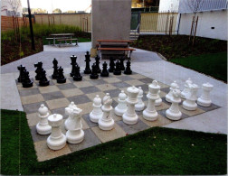27-6-2024 (106) Australia - ANU Uni Giant Chess Board / Jeux D'Echec Géant / Riesenschachspiele - Echecs