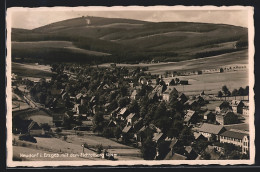 AK Neudorf / Erzgeb., Ortsansicht Mit Dem Fichtelberg  - Neudorf A. D. Spree