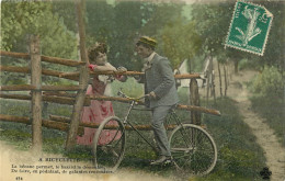 CPA COUPLE - A BICYCLETTE - Couples