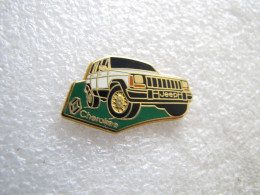 PIN'S RENAULT JEEP  CHEROKEE  ARTHUS BERTRAND - Renault