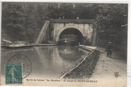 PENICHE              SORTIE DU BATEAU  " LE MONSIEUR " DU TUNNEL DU MONT  DE BILLY - Hausboote