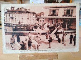 Très RARE. FRANCE LE-BOURGET. Avion LUFTHANSA Avec Bus Publicité La Gnes-Aeriennes-Farman. France-Allemagne-Russie - Aérodromes