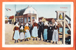 05934 / VOLENDAM Noord-Holland Inwoners Van Volendam Voor De Dokbel 1930s à BASILE Troyes /  WEENENK SNEL Vol. 23 - Volendam