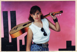 05720 / Carte-Photo TROCME - Adolescente Teenager à GUITARE Eté 1993-4 /  FONTENAY-FLEURY 9avenue Debussy Yvelines - Altri & Non Classificati