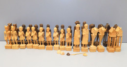 -32 STATUETTES JEU D'ECHEC BOIS Sculpté ARTISANAL MADAGASCAR Jus De GRENIER    E - Other & Unclassified