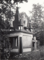 Kretinga, Jurgio Ambraziejaus Pabrėžos Kapo Koplyčia, Apie 1980 M. Fotografija. Dydis - 11,5x8,4 Cm. - Lituania