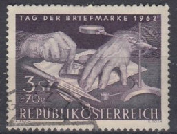 AUSTRIA 1127,used,falc Hinged - Giornata Del Francobollo