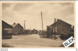 80 . Somme : Combles : Le Carrefour . - Combles