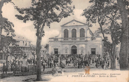 971 GUADELOUPE POINTE A PITRE SORTIE DE MESSE - Pointe A Pitre