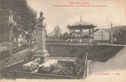 GRANGES : PLACE ETIENNE SEITZ - LE MONUMENT ET LE KIOSQUE - Granges Sur Vologne