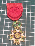 MEDAILLE OFFICIER DE LA  LEGION D'HONNEUR 5 EME REPUBLIQUE, FRANCE - France