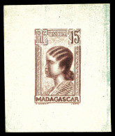 N°166, Type Non Adopté Vertical 15c. Femme Malgache ,épreuve D'artiste En Noir D'artiste En Brun.  Q - Nuevos