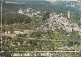 1 AK Germany / Sachsen * Blick Auf Die Kleinstadt Augustusburg Und Im Bild Oben Das Schloß Augustusburg * - Augustusburg