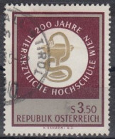 AUSTRIA 1259,used,falc Hinged - Geneeskunde