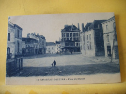 53 611 CPA -  53 CHATEAU GONTIER - PLACE DU MARCHE - ANIMATION - Chateau Gontier