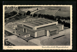 AK Berlin, Blick Auf Die Deutschlandhalle, Fliegeraufnahme  - Charlottenburg