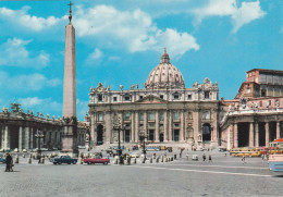 CPM  .    " CITE DU VATICAN  .  PLACE ET BASILIQUE DE St. PIERRE  "  CARTE NON ECRITE - Vatikanstadt