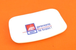 Années 1970  Cendrier / Vide-poche Publicitaire  SNCF prénom Le Train !  Opalex Made In France - Ashtrays